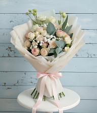 Букет цветов из:  Розы и Лизиантусы в Ставрово