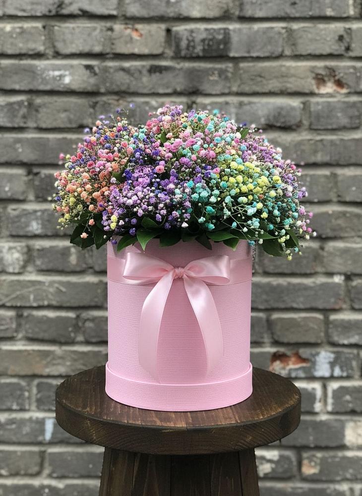 Цветочная композиция из Гипсофила и Розы в шляпной коробке в Ставрово