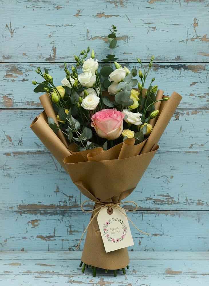 Букет цветов из: Розы и Лизиантусы в Ставрово