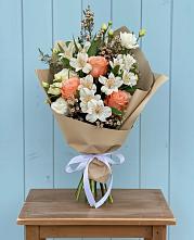 Букет цветов из:  Альстромерии, Лизиантусы, Розы и Хризантемы #REPLACE_PRED# Ставрово