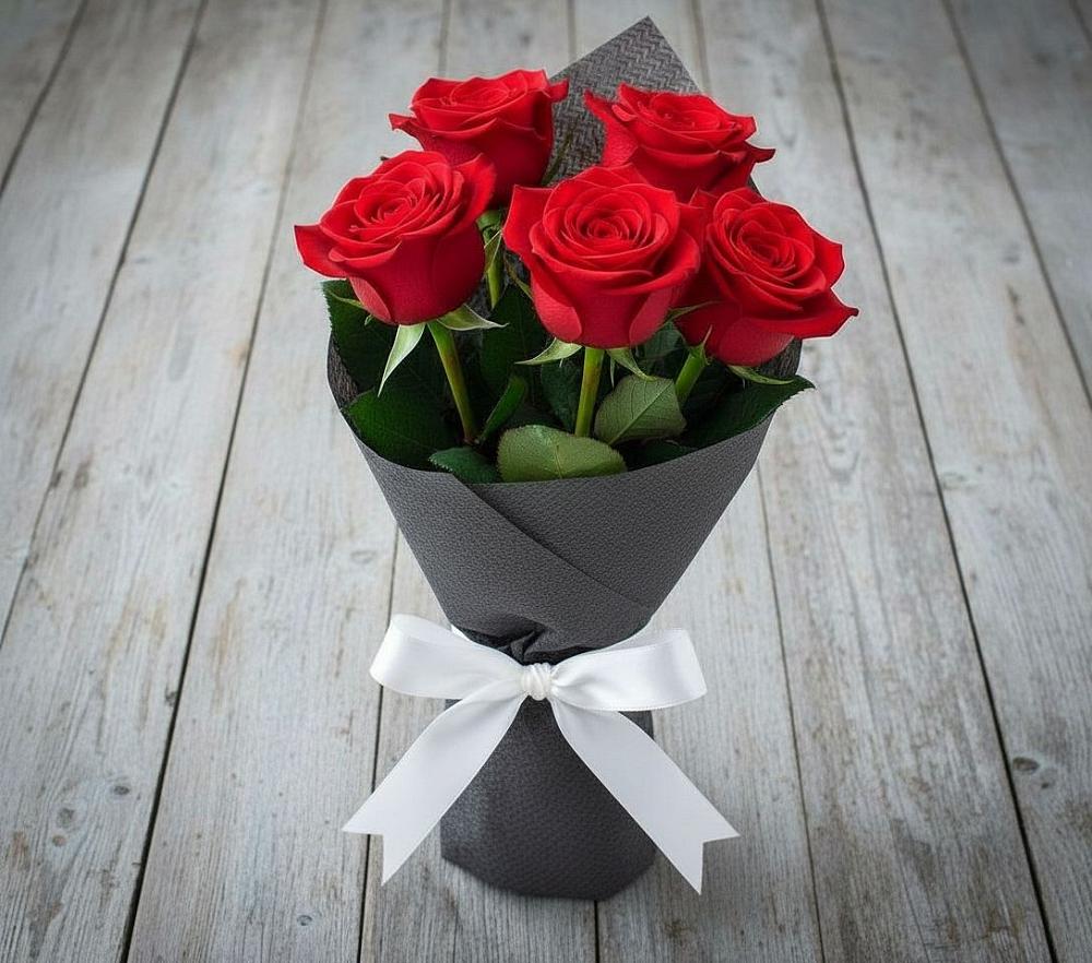 Букет 5 Красных роз Эдлесс Лав в Ставрово