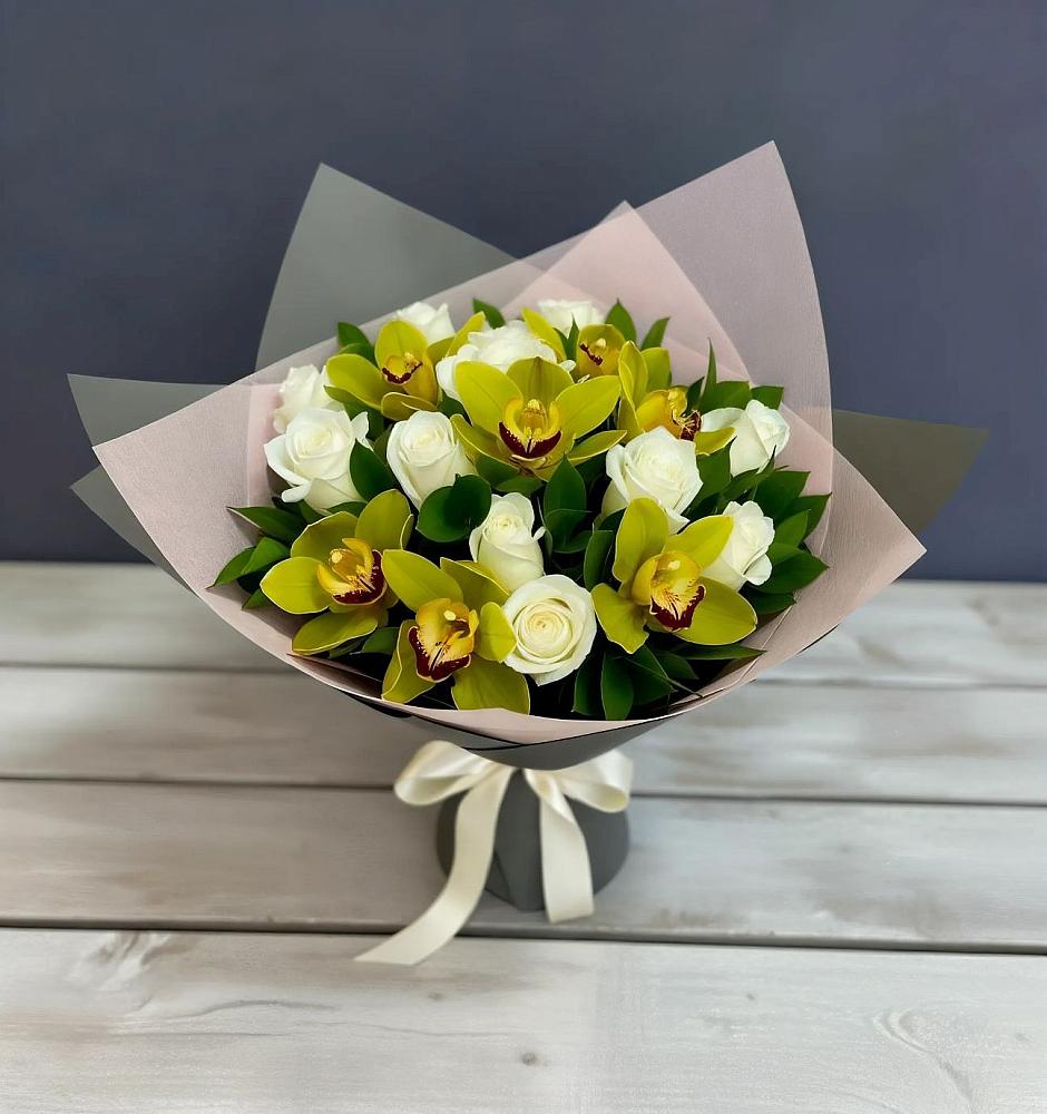 Букет цветов из: Орхидеи и Розы в Ставрово