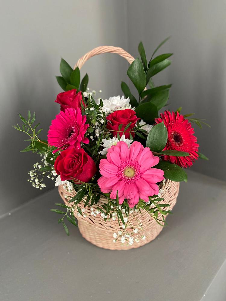 Цветочная композиция из Розы, Хризантемы и Герберы в корзине в Ставрово