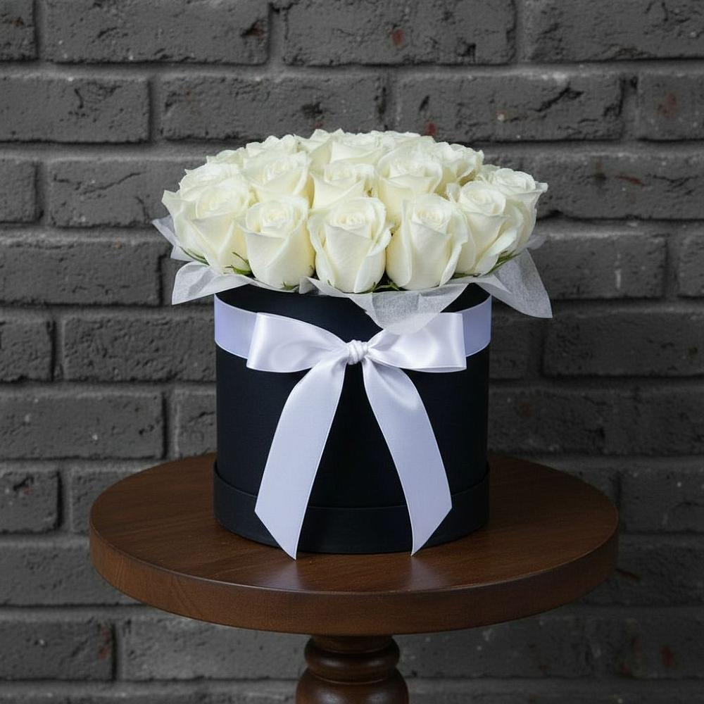 Цветочная композиция из Розы в шляпной коробке в Ставрово