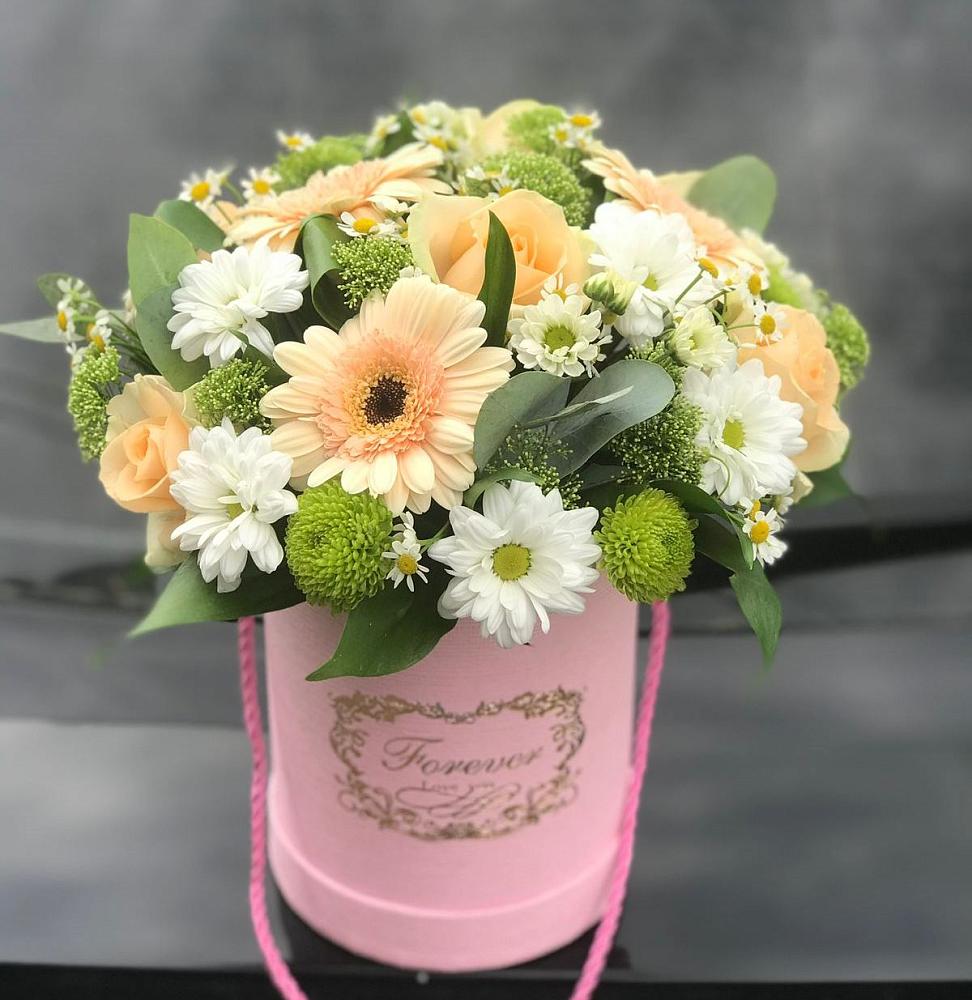 Цветочная композиция из Розы, Герберы и Хризантемы в шляпной коробке в Ставрово